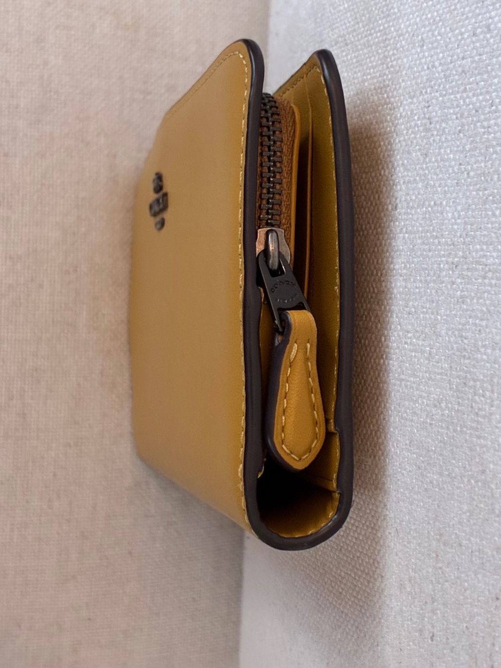 NWOT Coach RARE Mustard Yellow Leather Zip Around Wallet - Picture 15 of 16